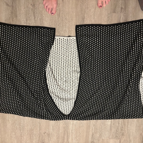Wool reversible wrap - Picture 1 of 3